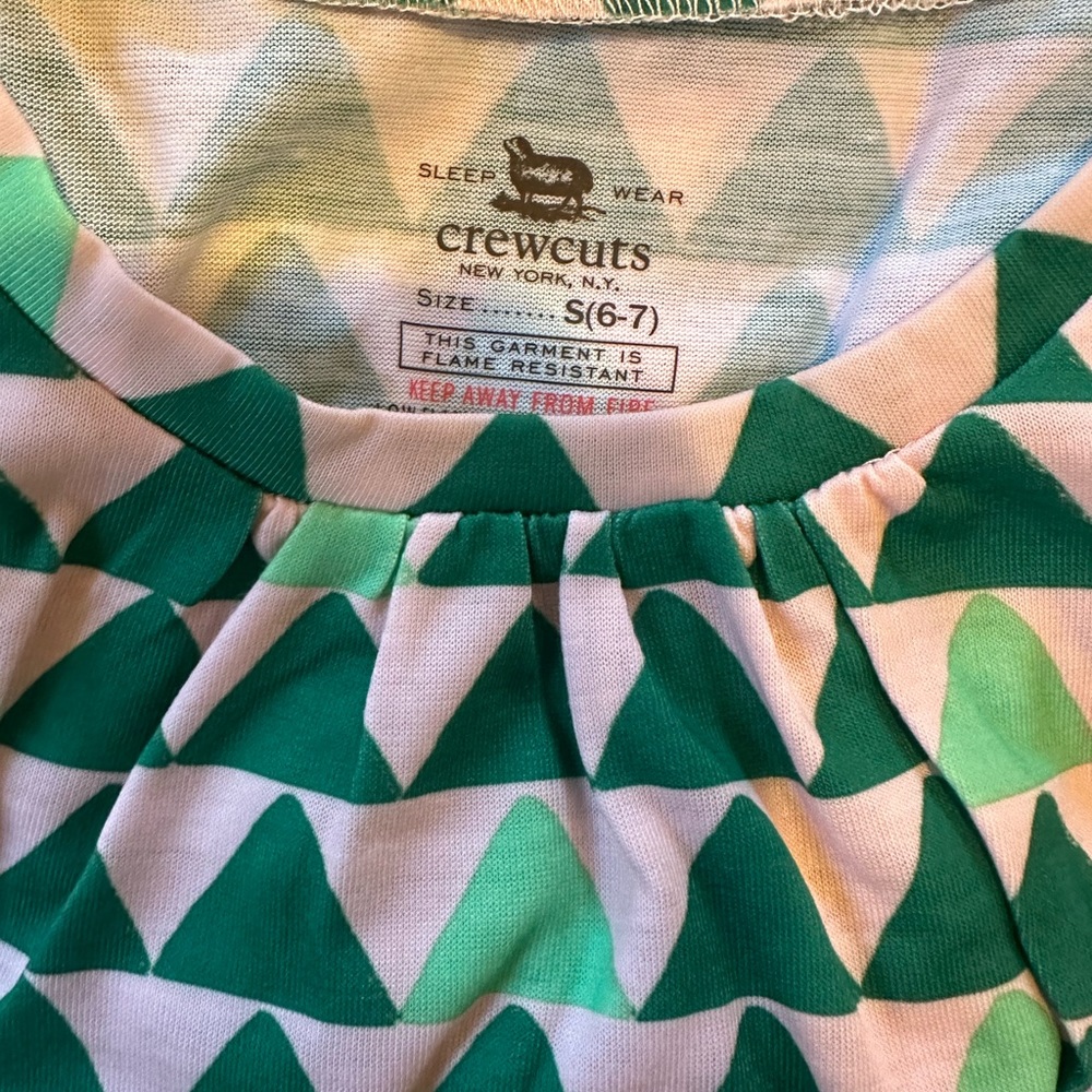 J crew Crewcuts holiday nightgown. NWT. 2-tone green print on pale pink.